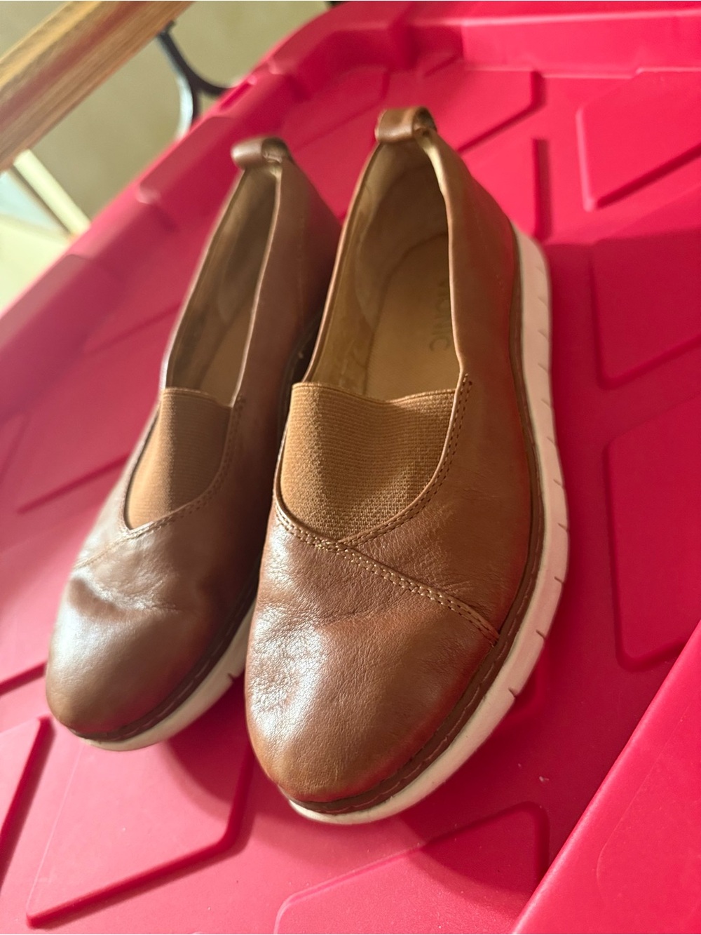 Vionic Linden Women’s 6 Cognac Brown Leather Slip On Comfort Shoes